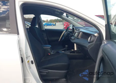 2015 Toyota Rav4 Le z USA, uszkodzony, nr VIN 2T3ZFREV7FW138928